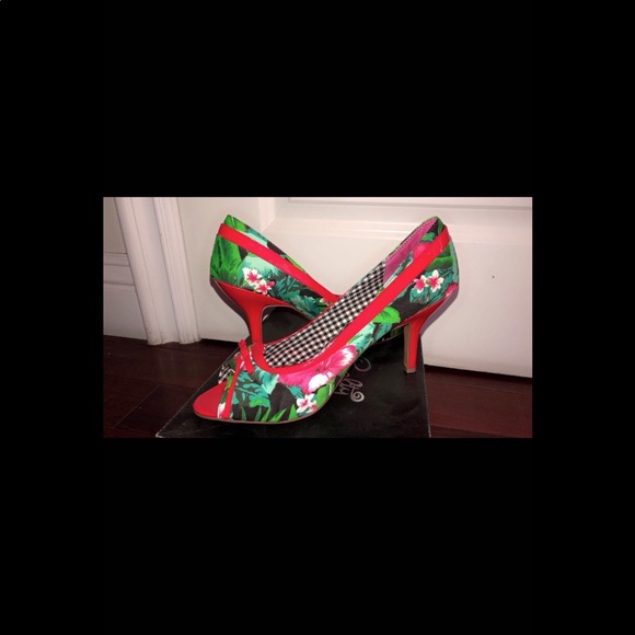 Naughty Monkey Women’s Natural calls pump NWT - Picture 1 of 4